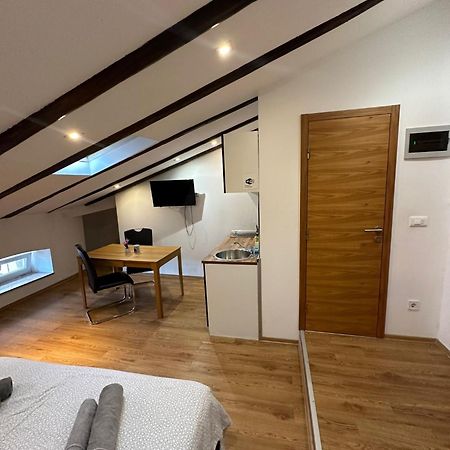 Apartment In The Heart Of 普拉 外观 照片