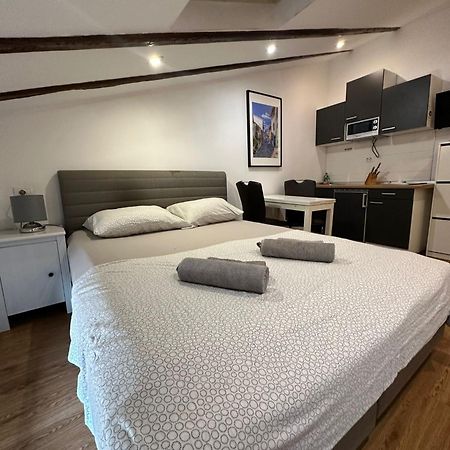 Apartment In The Heart Of 普拉 外观 照片