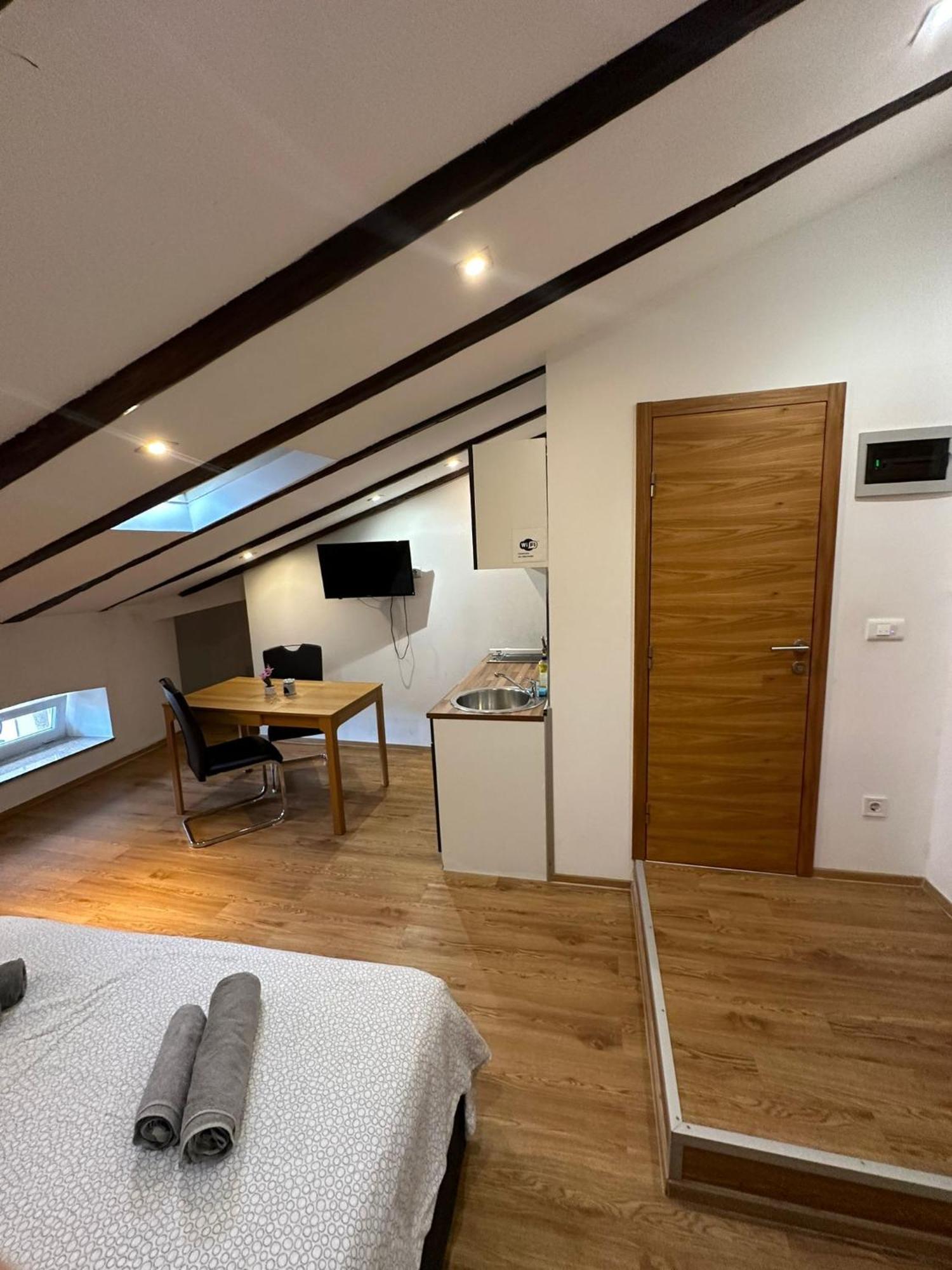 Apartment In The Heart Of 普拉 外观 照片