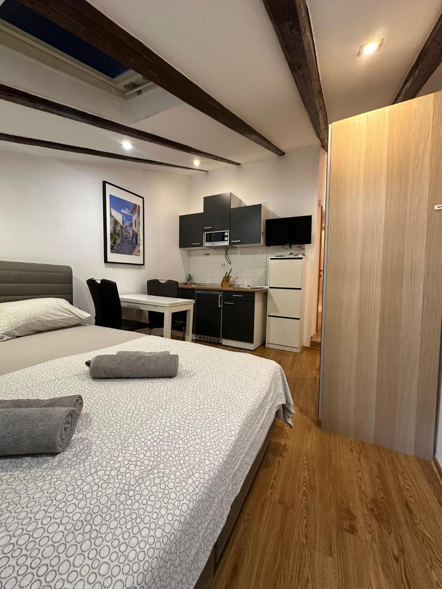 Apartment In The Heart Of 普拉 外观 照片