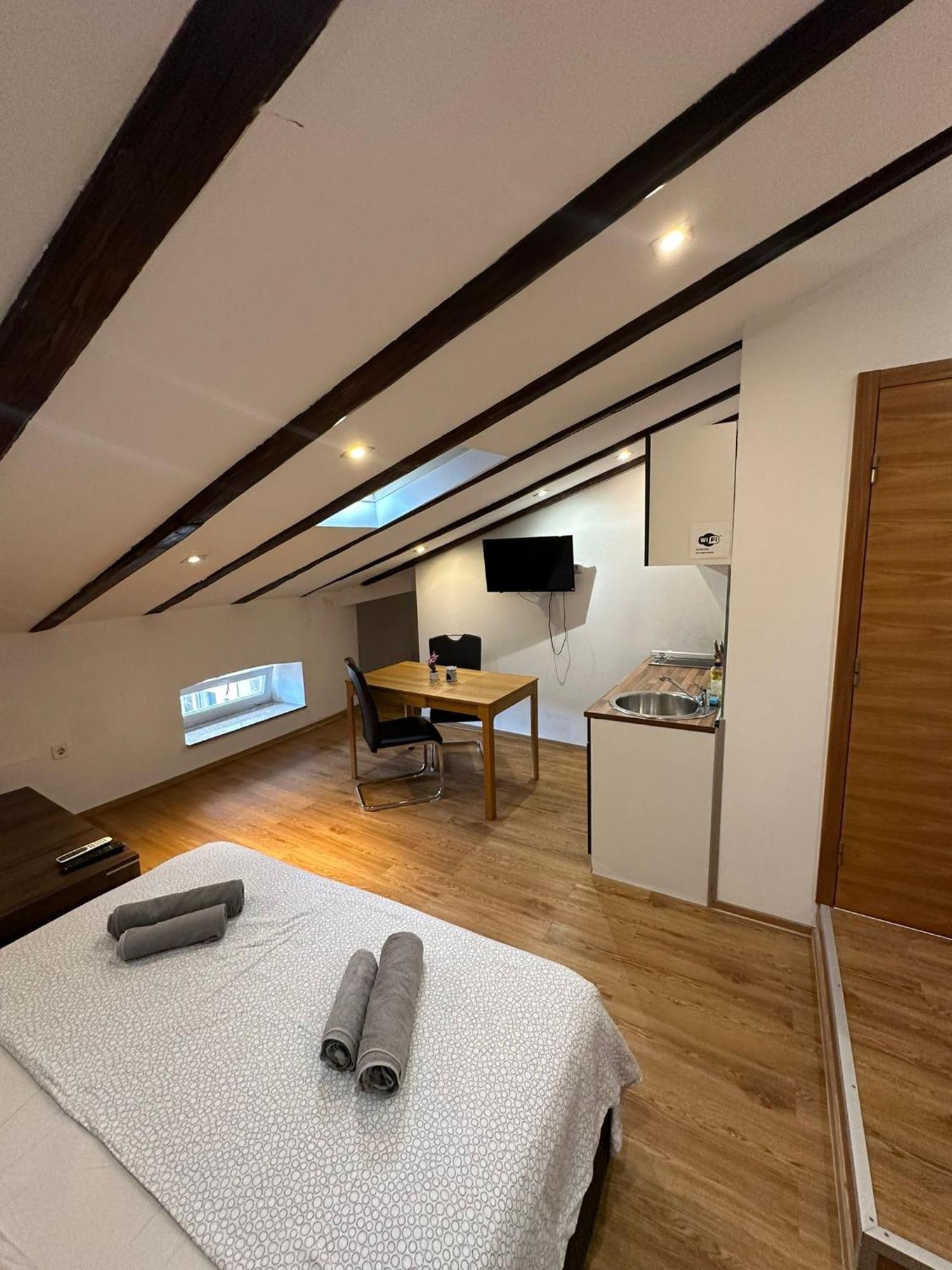 Apartment In The Heart Of 普拉 外观 照片